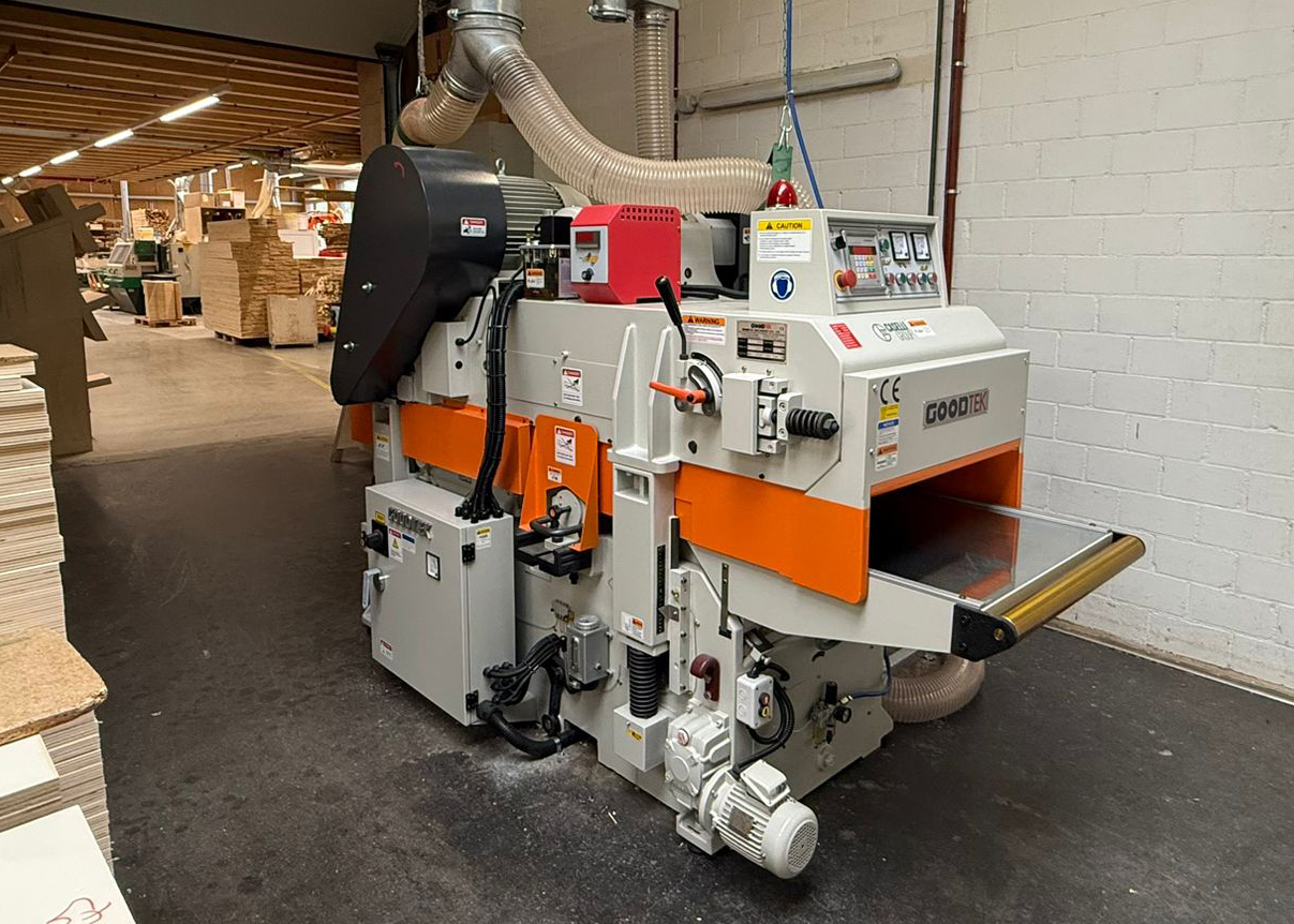 Neue Hobelmaschine im Einsatz